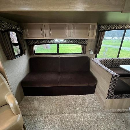 Hotel Surfside Glamping Camper Klamath Esterno foto