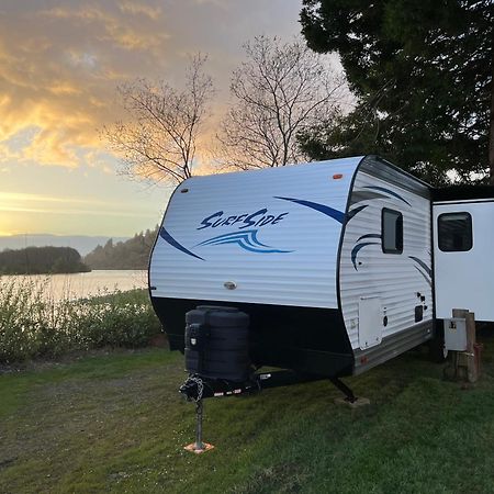Hotel Surfside Glamping Camper Klamath Esterno foto