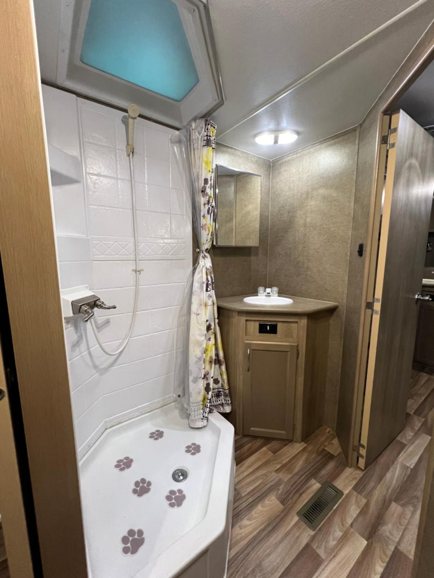Hotel Surfside Glamping Camper Klamath Esterno foto