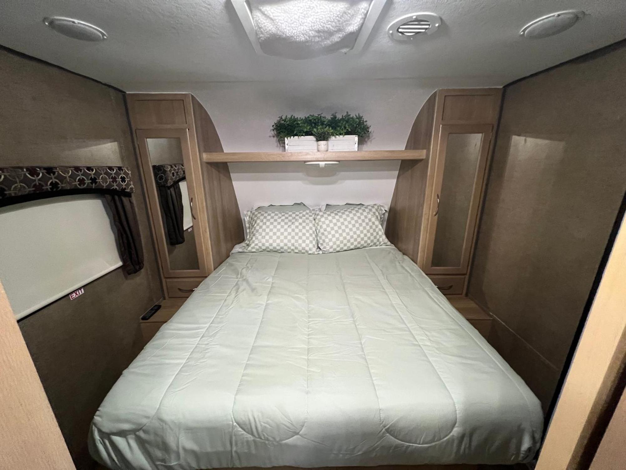 Hotel Surfside Glamping Camper Klamath Esterno foto