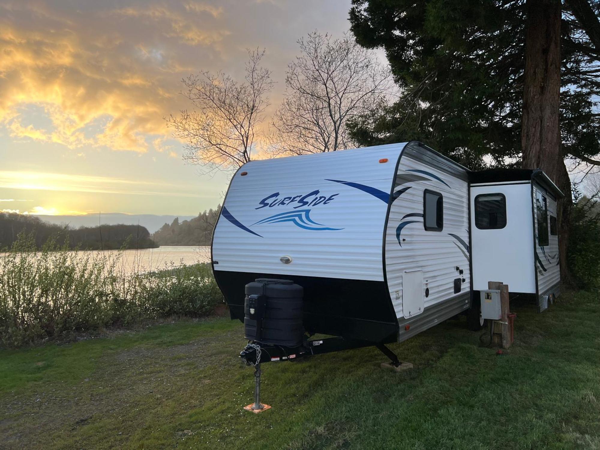 Hotel Surfside Glamping Camper Klamath Esterno foto
